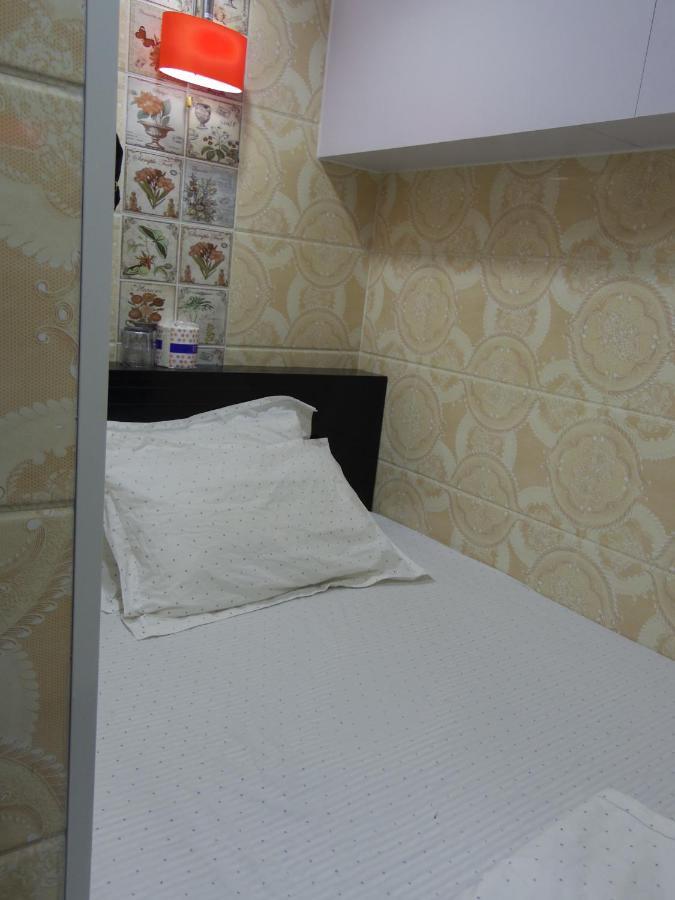 Dutch Hostel Hong Kong Exterior photo